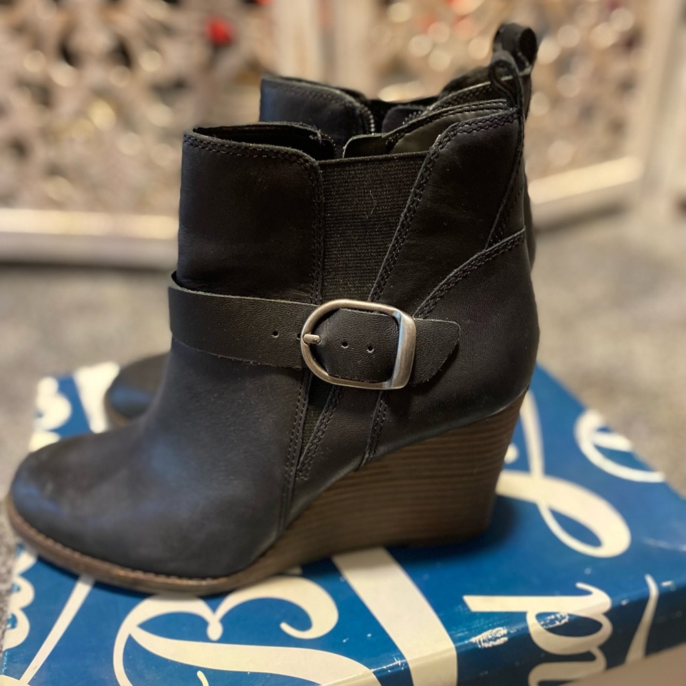 Women’s Lucky Brand bootie boots, these are so adorable